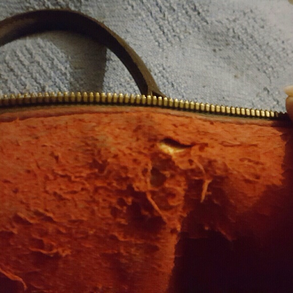 Authentic Louis Vuitton Berkeley Re-Poshing - Picture 3 of 7